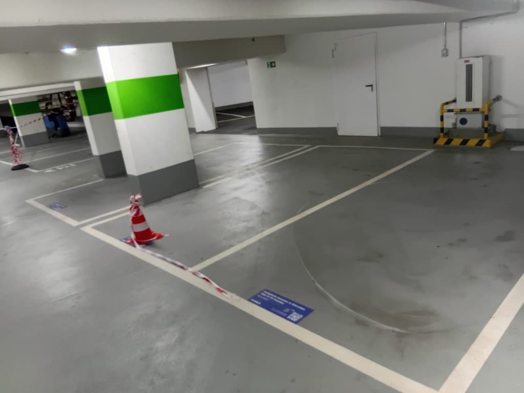 Reinigung von Parkflächen in der Tiefgarage